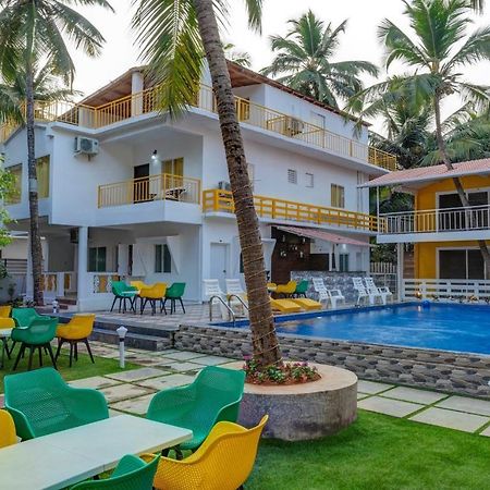 Beach Walk Resort Morjim Kültér fotó